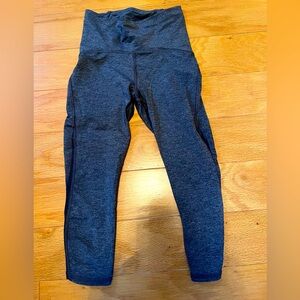 Gray Lululemon cropped leggings.